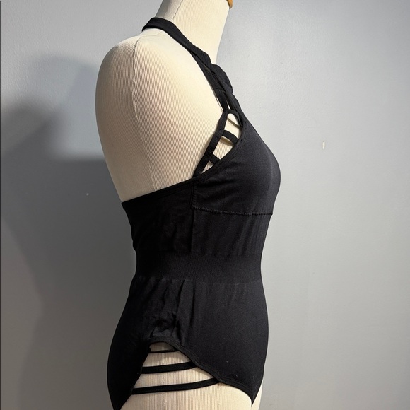 Black Halter One-Piece Swimsuit - Picture 2 of 4
